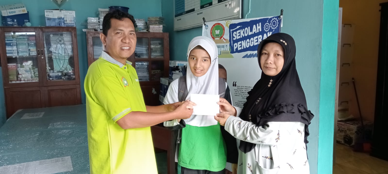 8 Siswa Dapatkan Beasiswa KMC dan BSM