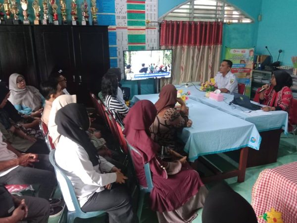 Pembagian Laporan Pendidikan Semester Genap Tahun Ajaran 2024/2025