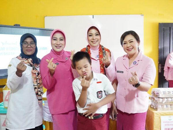 Kunjungan Ibu Ketua Pengurus Yayasan Kemala Bhayangkari